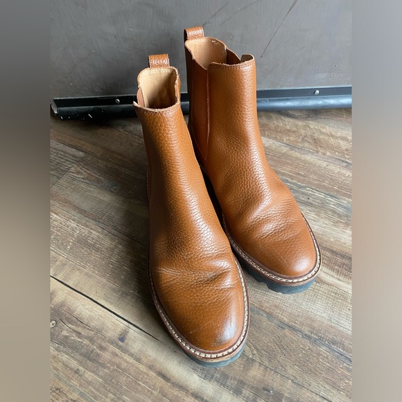 Madewell The Citywalk Lugsole Chelsea Boot in Leather - Picture 2 of 7